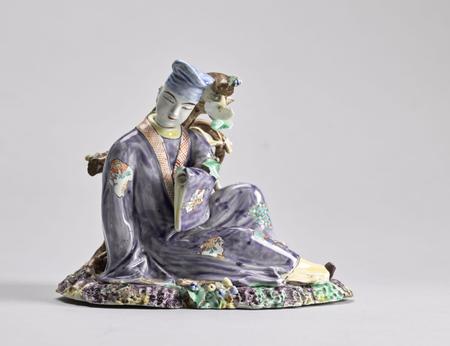 Acquisition d'une rare figurine en porcelaine tendre de Chantilly